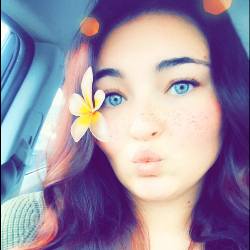 Meet your Posher, Ashley